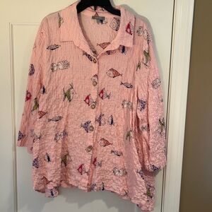 Pink Fish Print Button-Up Shirt, Cotton crinkle fabric. 3/4 sleeves, tent style